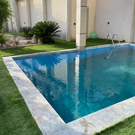 Villa Leo